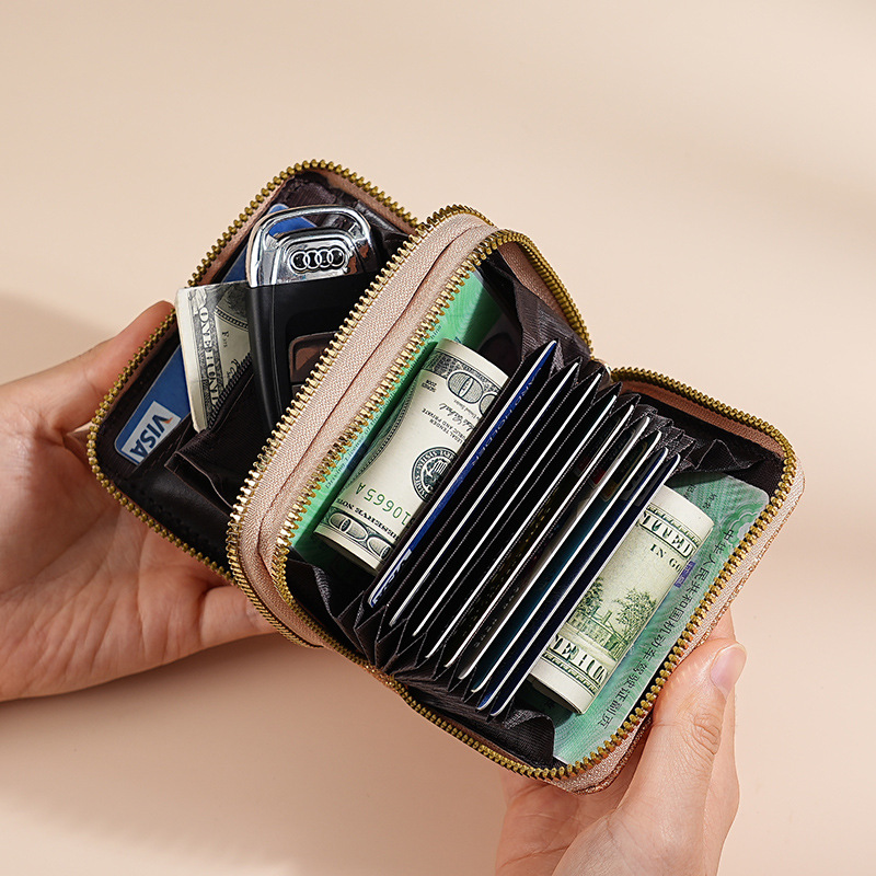 K-poB  Figure  Wallets Women G - Card Top Loader recension och pris